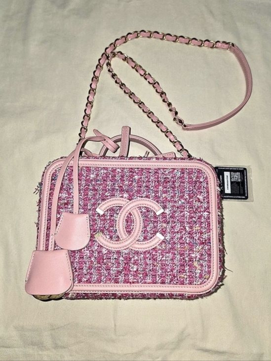 CHANEL Handbags - Chanel Pink Tweed CC Filigree Vanity Case